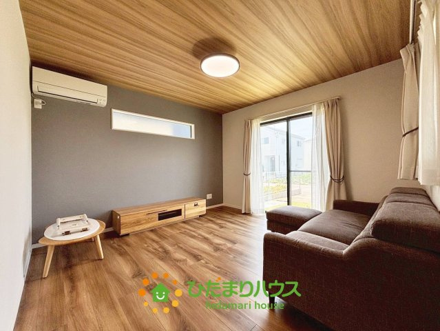古河市上辺見　中古一戸建ての居間・リビング
