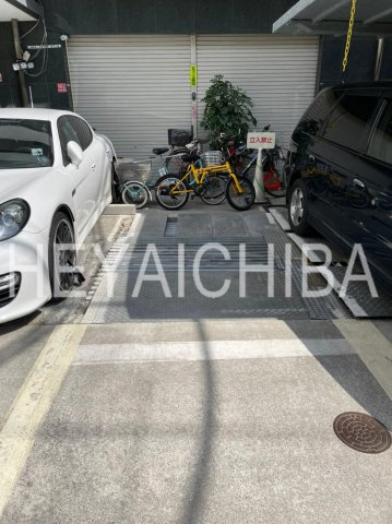 ラルジュ　マノワールの駐車場