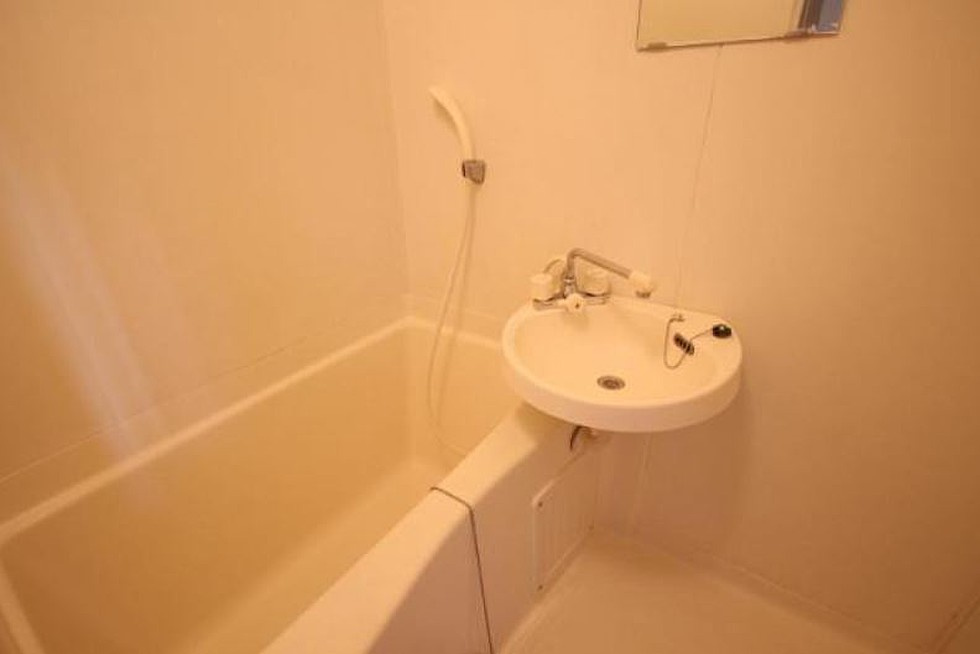 FLEX久留米駅前【キャッシュバック対象物件】の浴室|日々の疲れを癒すお風呂付です