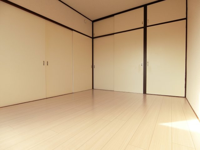 中山マンションＢ棟の洋室