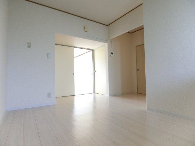 中山マンションＢ棟の居間・リビング