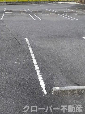 レユスィートＹ　Ⅴの駐車場