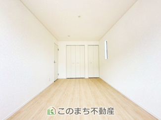 【洋室】 | CRADLE GARDEN小山市城北　第11　 | 2面採光の明るい室内☆
