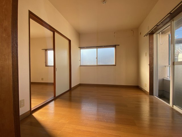 姫路市町田のアパートの居間・リビング