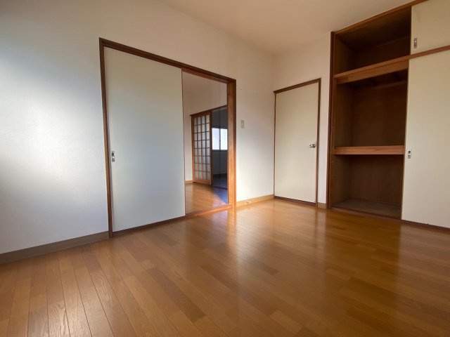 姫路市町田のアパートの居間・リビング