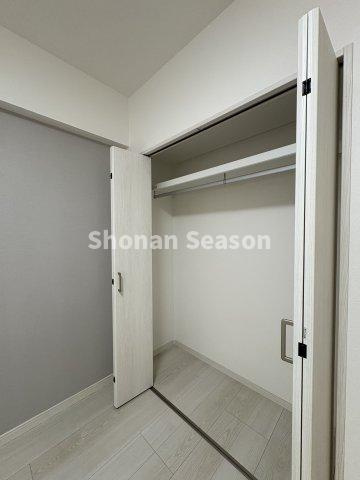【現地画像あり】厚木第9ダイヤモンドマンションの収納|建具・ドアなども新規交換済みです。　　　　　　　　　　　　　　　　
各部屋に収納場所があるので、荷物もすっきり片付きます！