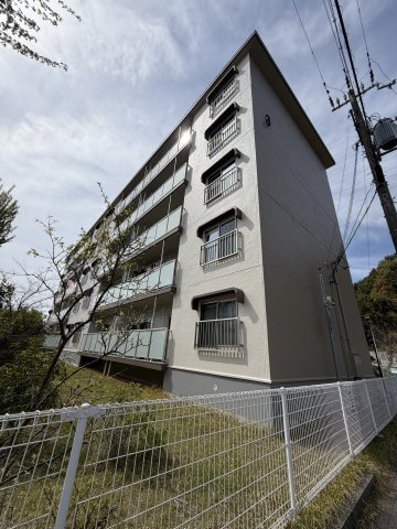 名谷1団地3号棟の外観