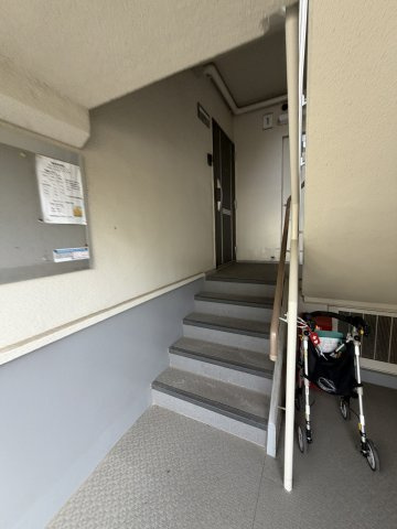 名谷1団地3号棟のロビー