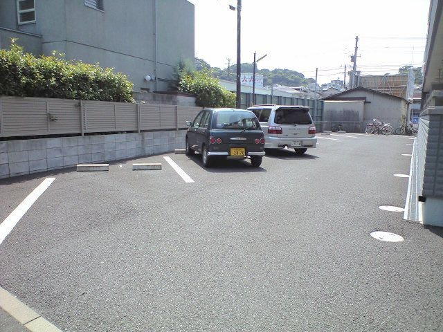 Ｃｏｍｏｄｏ　Ｃａｓａの駐車場|敷地内駐車場
