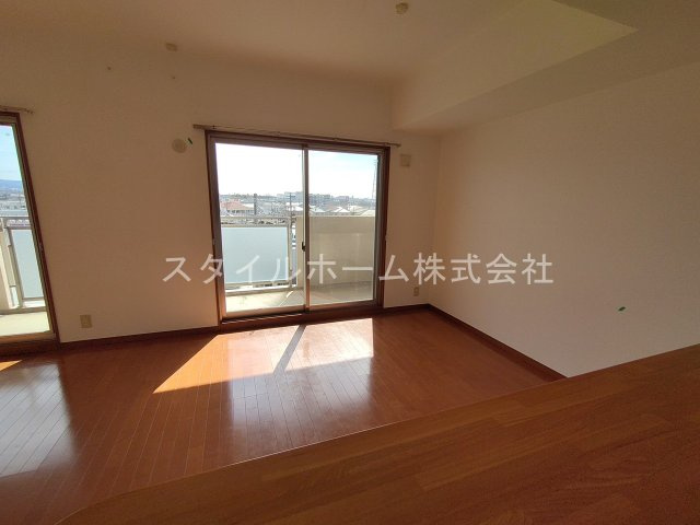 フォレステージ豊川の居間・リビング