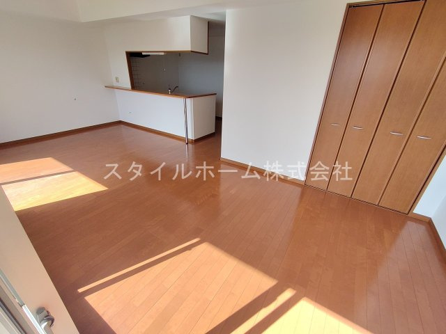 フォレステージ豊川の居間・リビング