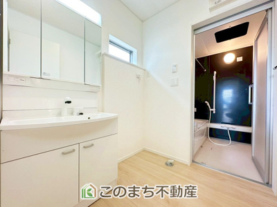 【洗面所】 | CRADLE GARDEN小山市城北　第11　 | 伸びるホースのシャワー洗面台で朝の身支度や洗面台のお掃除もラクラク♪