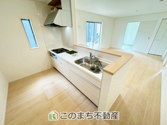 【キッチン】 | CRADLE GARDEN小山市城北　第11　 | 人気の対面式キッチン☆料理をしながらご家族とコミュニケーションが取れます♪