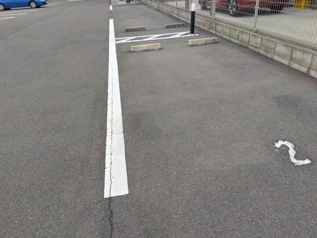 クレイノ茂木の駐車場
