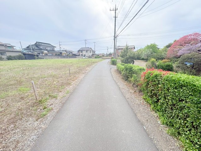 川越市豊田本2丁目　建築条件なし売地　JR川越線『西川越駅』徒歩18分　【大東東小学区】の前面道路含む現地写真