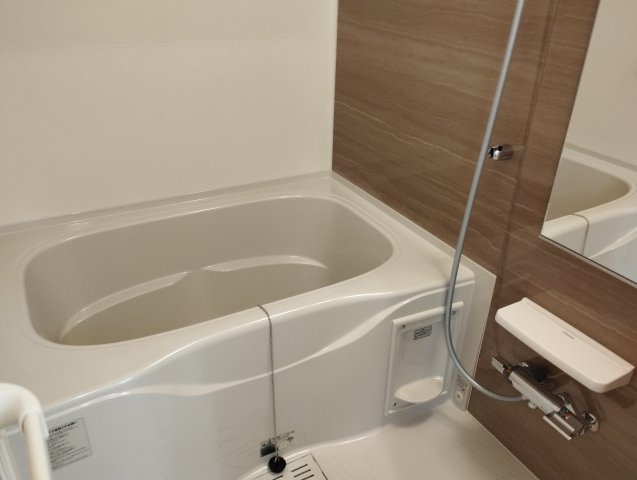ベルソレイユ青木の浴室
