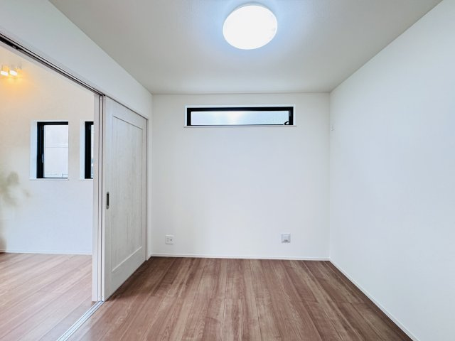 松戸市新松戸６丁目新築戸建【新松戸南小学校：4分】の洋室|1F4.5帖洋室