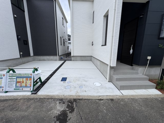 松戸市新松戸６丁目新築戸建【新松戸南小学校：4分】の駐車場|A号棟駐車スペース