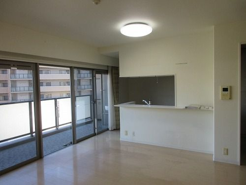 熊本市中央区新町１丁目の賃貸マンションの居間・リビング