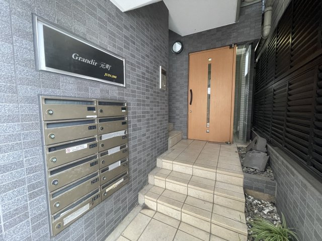 【エントランス】