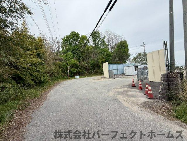 【前面道路含む現地写真】の画像