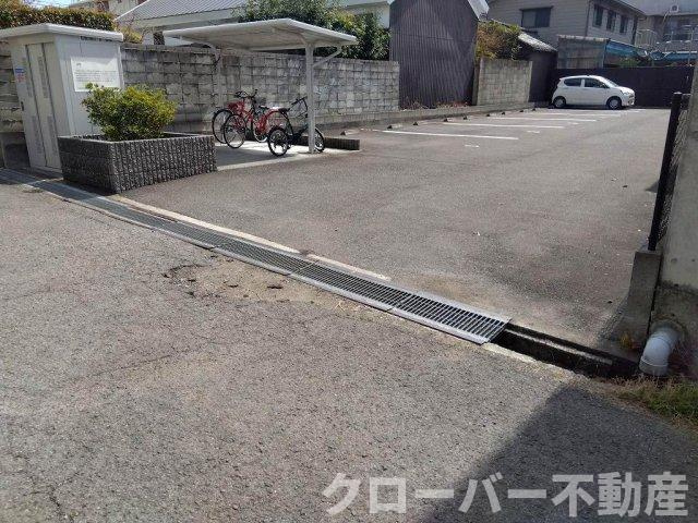 レオパレスラパンの駐車場