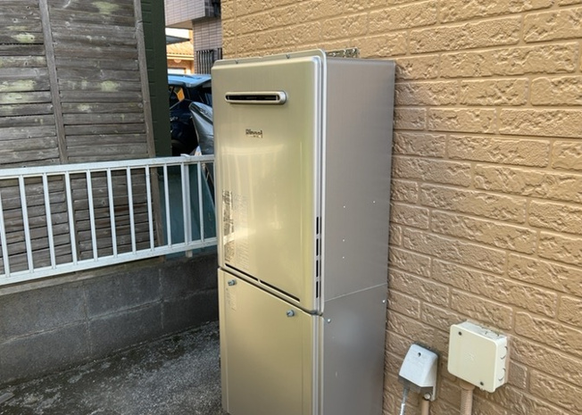 【発電・温水設備】 | 省エネ給湯器とは従来型の給湯器より熱効率が高く、少ない燃料でたくさんのお湯を沸かすことが出来る高効率な給湯器のことを指します。また、省エネ給湯器には種類があり、利便性や効果なども様々です。