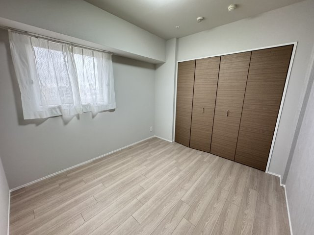 ライジングプレイス浅草弐番館　13Fの洋室