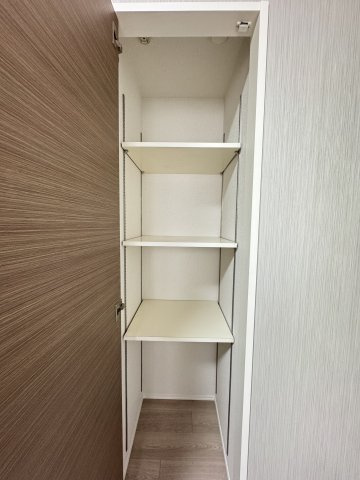 ライジングプレイス浅草弐番館　13Fの収納