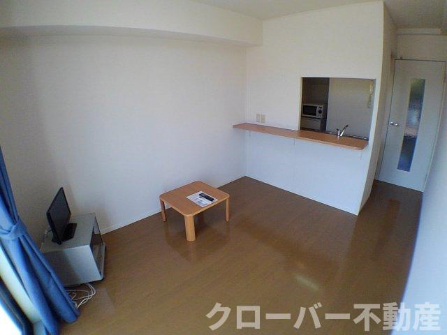 レオパレス新名の居間・リビング