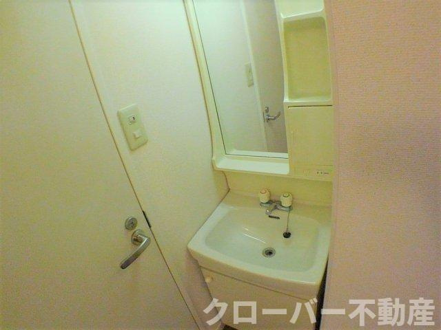 レオパレス新名の独立洗面台