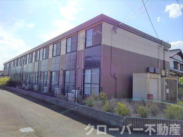 レオパレス新名の外観