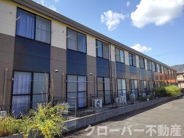 レオパレス新名の外観