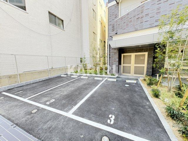THE HUB MIYAKOJIMAの駐車場