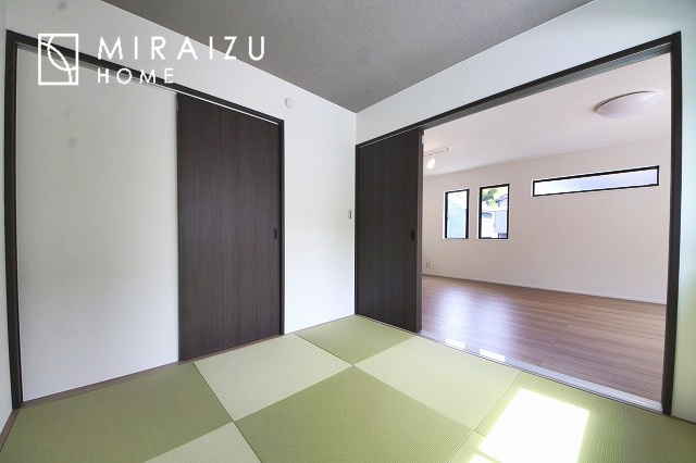 【和室】 | 収納力も自慢です。お洋服がお好きなお客様も多いですよね、衣替えをしなくてもお洋服をしまっておけそうなくらいの広さですね！
