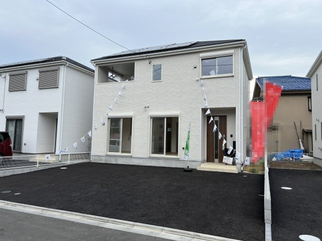 青梅市友田町3丁目　新築戸建全7棟の外観|前面スペースにゆとりを持たせた開放的な住まい。駐車や車の出し入れもスムーズです。