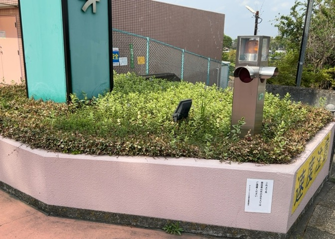 【庭】 | アメニティヒル本厚木 | 物件によっては、入居者が個人的に使用できる専用庭がついているものもあります。また、住宅の中にある土間の部分を庭と呼ぶこともあります。庭の用途は住む人によって変わり、それによってデザインもさまざまです。