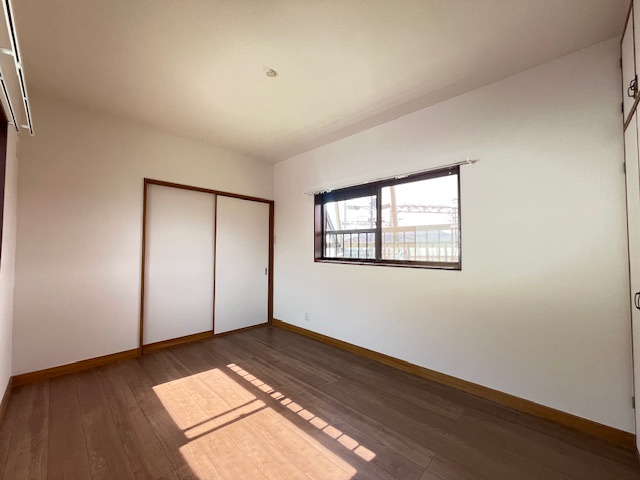 三日市町貸戸建の洋室