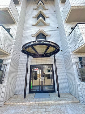 ステラハウス1のエントランス|建物の内部です