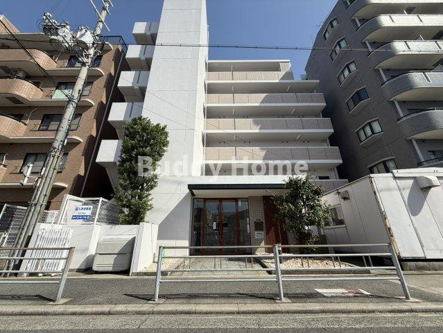 リベルタ―の外観