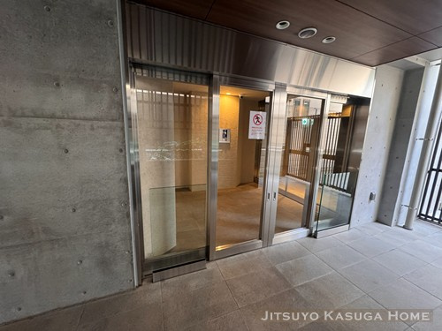 【エントランス】