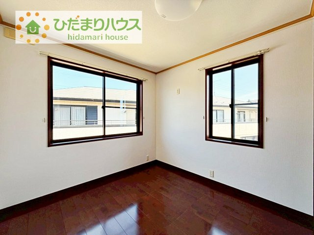 【洋室】 | 牛久市田宮2丁目　中古戸建 | お掃除しやすく、清潔感を保てるのでダニも発生しにくいフローリング♪