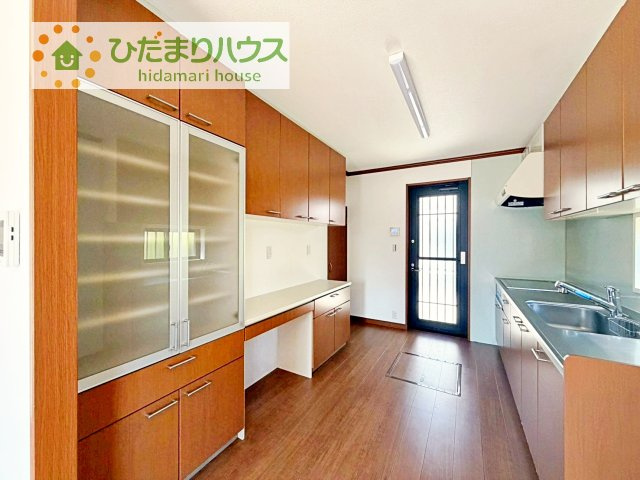 【収納】 | 牛久市田宮2丁目　中古戸建 | パントリー完備で散らかりがちなキッチン回りもラクラクお片付けできちゃいます！(*^-^*)