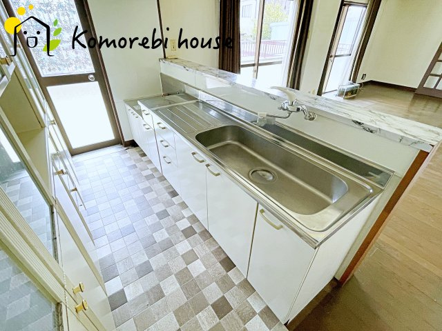 さいたま市見沼区　中古戸建のキッチン|コンパクトなキッチンで掃除もラクラク