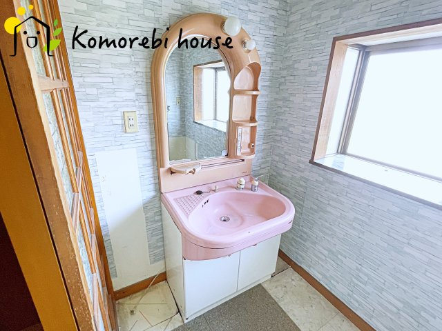 さいたま市見沼区　中古戸建の独立洗面台|使いやすい独立洗面台です
