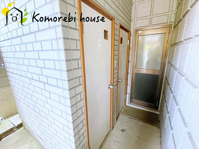 さいたま市見沼区　中古戸建のトイレ|外トイレです