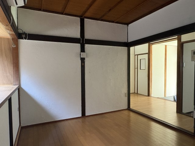 【居間・リビング】 | 大浜北町３丁　中古戸建