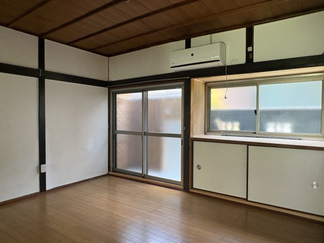【居間・リビング】 | 大浜北町３丁　中古戸建