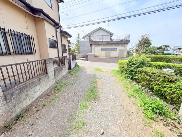 川越市かし野台2丁目　建築条件なし売地　西武新宿線『南大塚駅』徒歩15分　【大東西小学区】の前面道路含む現地写真