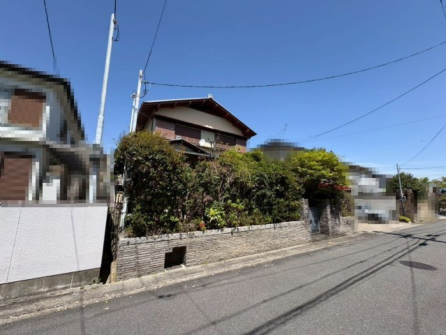 【成約済】京都市西京区大原野西竹の里町一丁目の前面道路含む現地写真|現況：上物あり
解体更地渡しの相談可能です！